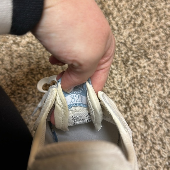 New Balance 327 sz 6 - Picture 10 of 10